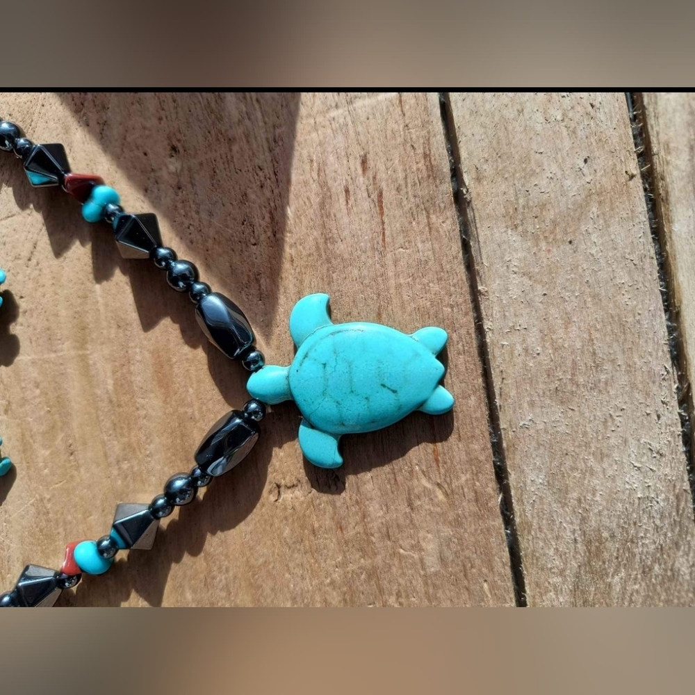 Arizona Turquoise, Howelite and Hematite Turtle 🐢 Neclace and Earring Set - Picture 5 of 5
